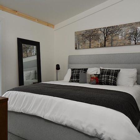 Destination Owl'S Head - Mtn Haus Hotell Mansonville Exteriör bild