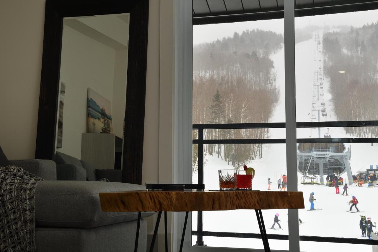 Destination Owl'S Head - Mtn Haus Hotell Mansonville Exteriör bild