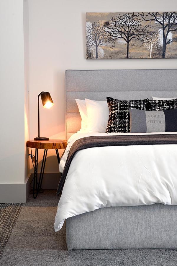 Destination Owl'S Head - Mtn Haus Hotell Mansonville Exteriör bild