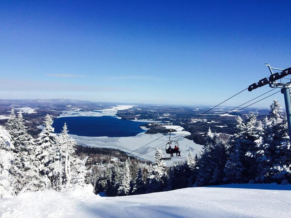 Destination Owl'S Head - Mtn Haus Hotell Mansonville Exteriör bild