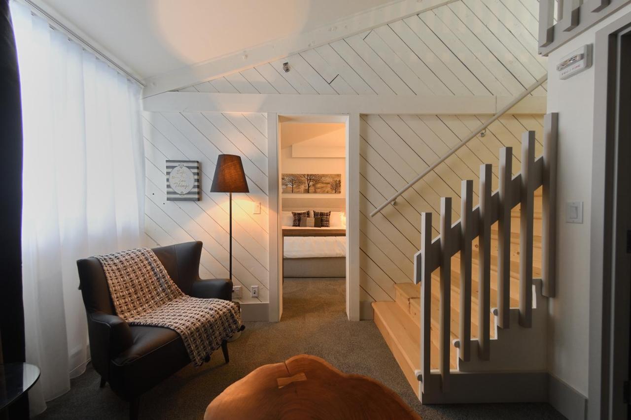 Destination Owl'S Head - Mtn Haus Hotell Mansonville Exteriör bild